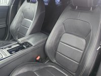 USED 2017 17 JAGUAR XF 2.0d R-Sport Saloon 4dr Diesel Auto AWD Euro 6 (s/s) (180 ps) 