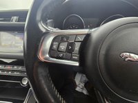 USED 2017 17 JAGUAR XF 2.0d R-Sport Saloon 4dr Diesel Auto AWD Euro 6 (s/s) (180 ps) 