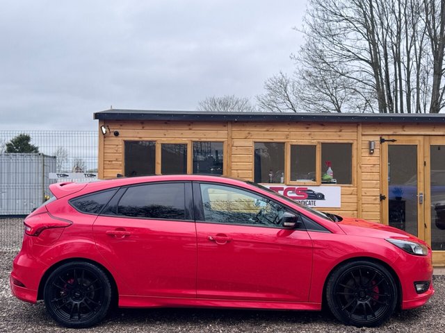 View our FORD FOCUS