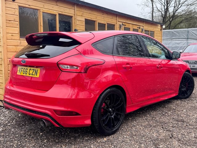 View our FORD FOCUS