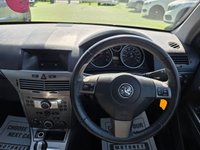 USED 2005 55 VAUXHALL ASTRA 1.6i 16v Design Hatchback 5dr Petrol AUTOMATIC (156 g/km, 103 bhp) +++ FREE 12 MONTHS WARRANTY+++