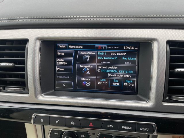 2015 JAGUAR XF - Photo 12