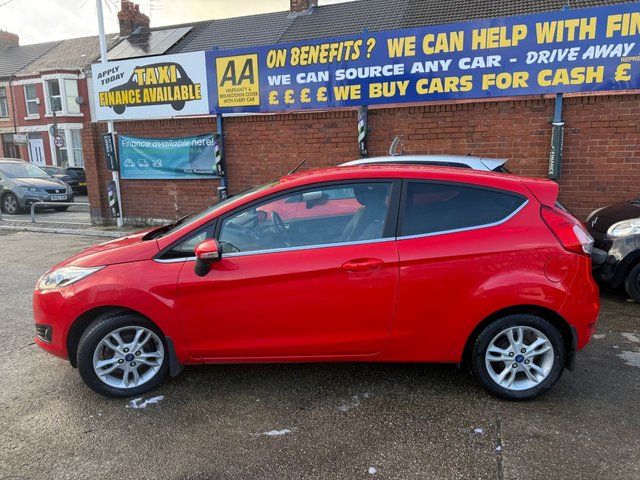 2015 FORD FIESTA - Photo 6