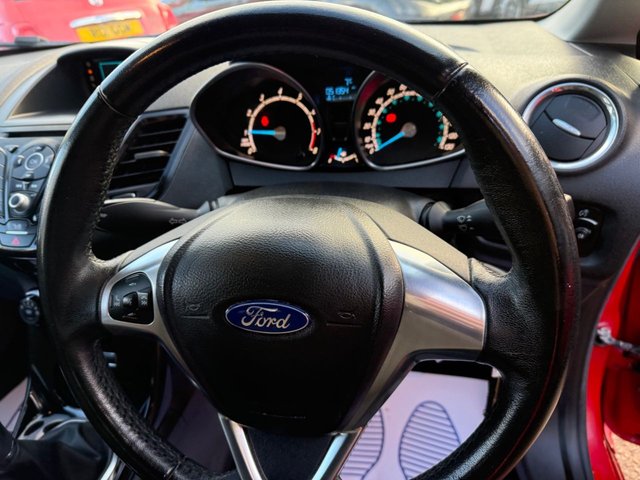 2015 FORD FIESTA - Photo 12