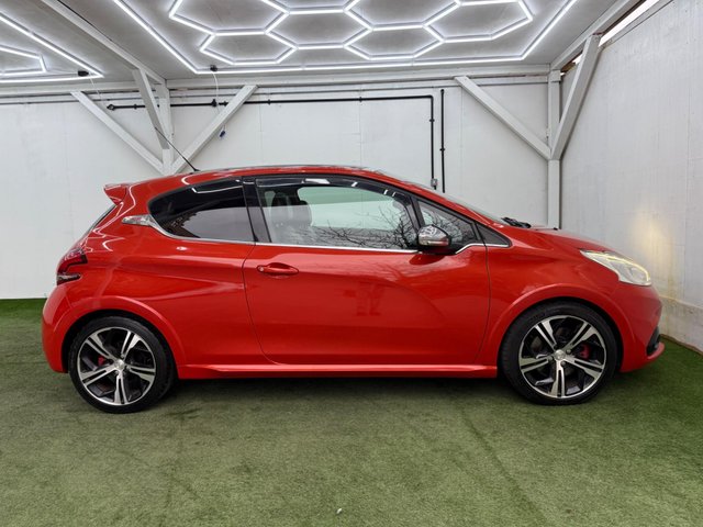 View our PEUGEOT 208