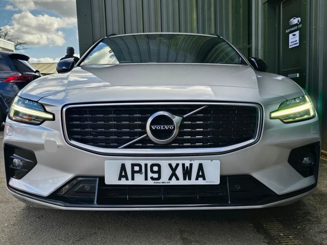 2019 VOLVO V60 - Photo 4