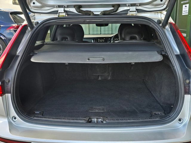 2019 VOLVO V60 - Photo 10