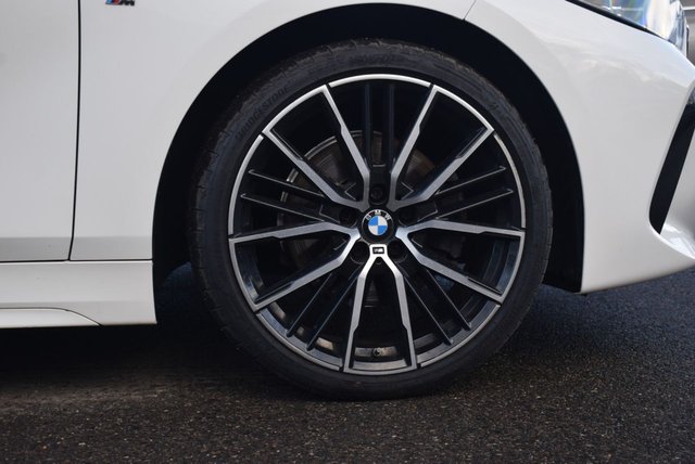 2022 BMW 1 SERIES - Photo 9