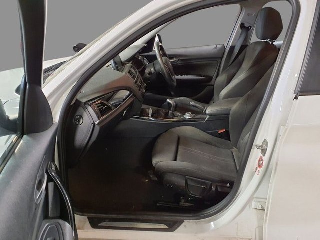 2017 BMW 1 SERIES - Photo 2