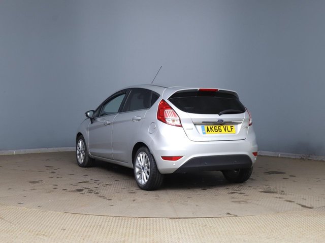 2016 FORD FIESTA - Photo 5