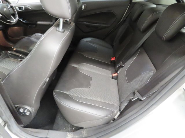 2016 FORD FIESTA - Photo 8