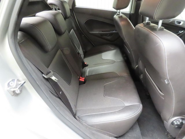 2016 FORD FIESTA - Photo 10