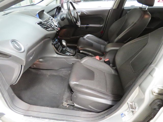 2016 FORD FIESTA - Photo 6