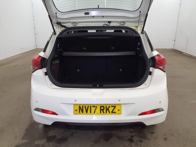 2017 HYUNDAI I20 - Photo 7