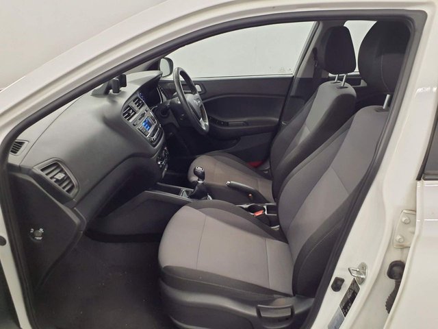 2017 HYUNDAI I20 - Photo 9