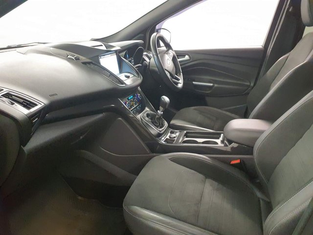 2017 FORD KUGA - Photo 8