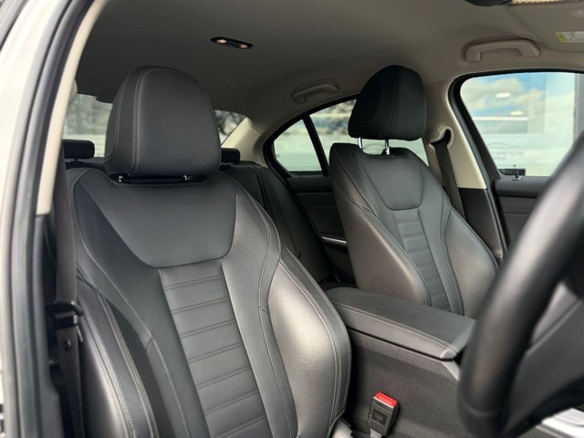 View our BMW 3 SERIES