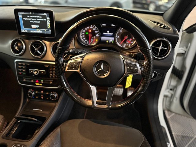 2015 Mercedes-Benz GLA - Photo 4