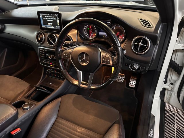2015 Mercedes-Benz GLA - Photo 2