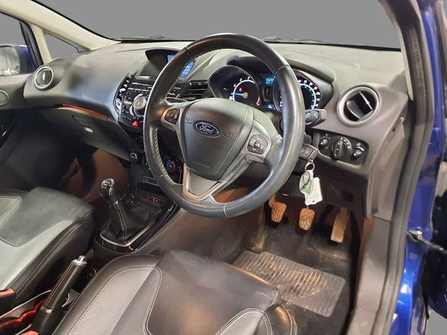 2017 FORD FIESTA - Photo 6