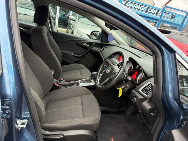 2015 VAUXHALL ASTRA - Photo 9