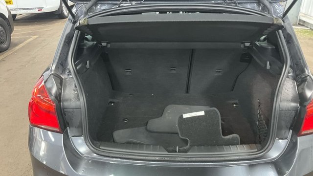 2017 BMW 1 SERIES - Photo 8