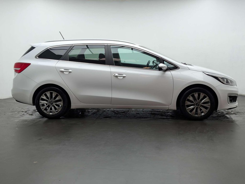 Used 2016 16 KIA CEED 1.6 Ceed 3 ISG CRDi Semi-Auto 5dr CLICK & COLLECT/ HOME DELIVERY