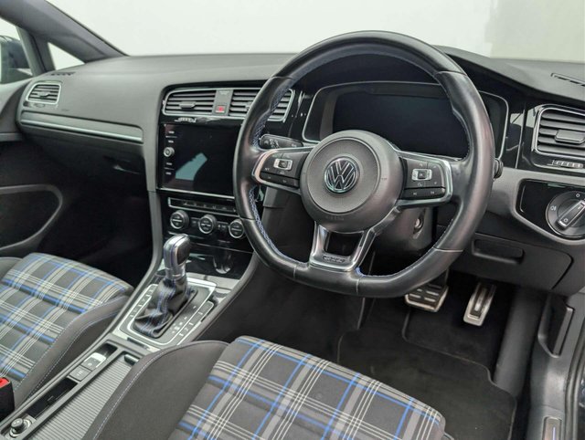 USED 2018 18 VOLKSWAGEN GOLF 1.4 Golf GTE Advance Semi-Auto 5dr CLICK & COLLECT/ HOME DELIVERY