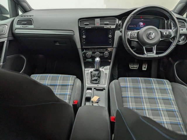 USED 2018 18 VOLKSWAGEN GOLF 1.4 Golf GTE Advance Semi-Auto 5dr CLICK & COLLECT/ HOME DELIVERY