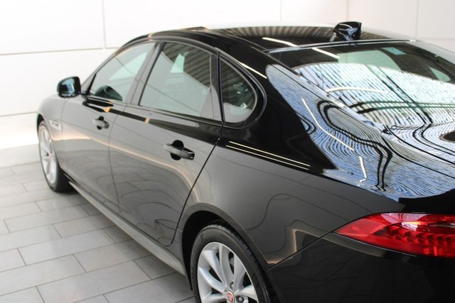 2018 JAGUAR XF - Photo 12