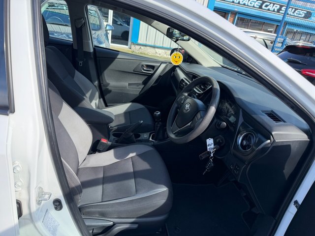 2017 TOYOTA AURIS - Photo 9