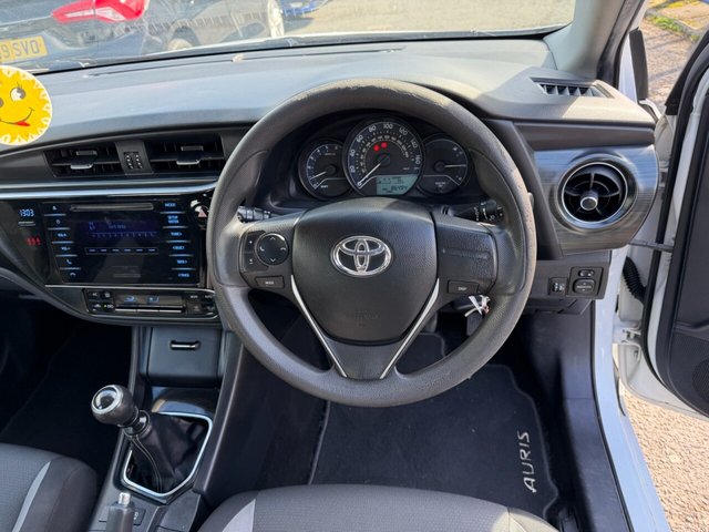 2017 TOYOTA AURIS - Photo 12