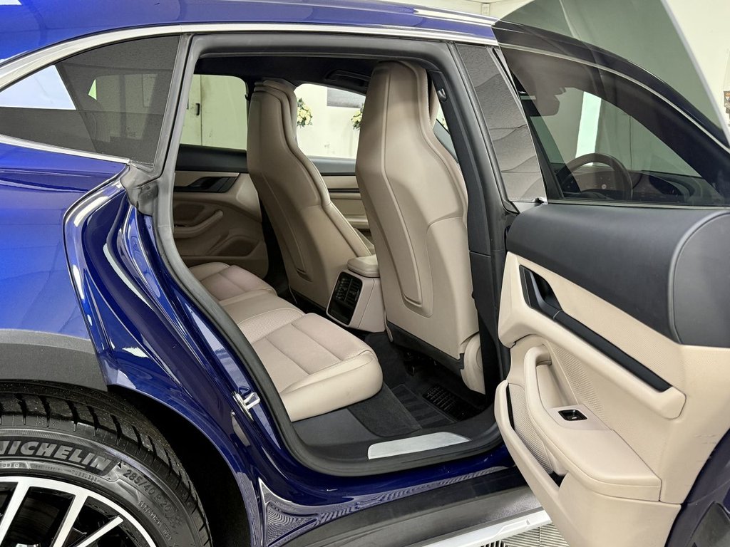 USED 2021 71 PORSCHE TAYCAN Performance Plus 93.4kWh 4S Cross Turismo 5dr Electric Auto 4WD (11kW Charger) (571 ps) 