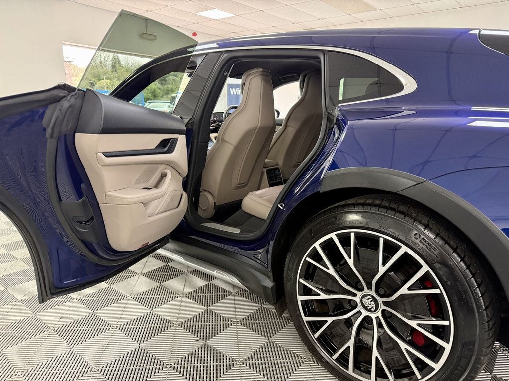 USED 2021 71 PORSCHE TAYCAN Performance Plus 93.4kWh 4S Cross Turismo 5dr Electric Auto 4WD (11kW Charger) (571 ps) 