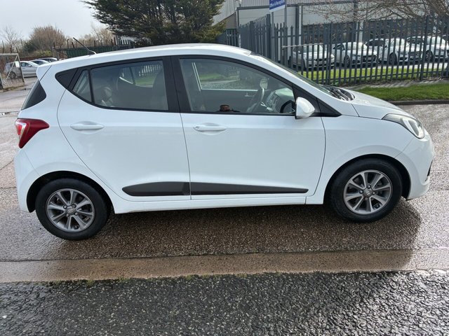 2015 HYUNDAI I10 - Photo 5