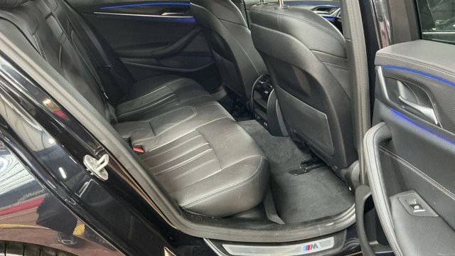 2022 BMW 5 SERIES - Photo 7