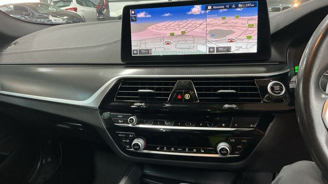 2022 BMW 5 SERIES - Photo 10