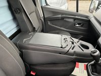 USED 2022 72 RENAULT TRAFIC 2.0 dCi Blue SL28 Sport Panel Van 5dr Diesel Manual L1 H1 Euro 6 (130 ps)  NO VAT FSH STUNNING !!!! LOVELY COLOUR AND DESIRABLE 2.0 DCI