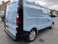 USED 2022 72 RENAULT TRAFIC 2.0 dCi Blue SL28 Sport Panel Van 5dr Diesel Manual L1 H1 Euro 6 (130 ps)  NO VAT FSH STUNNING !!!! LOVELY COLOUR AND DESIRABLE 2.0 DCI
