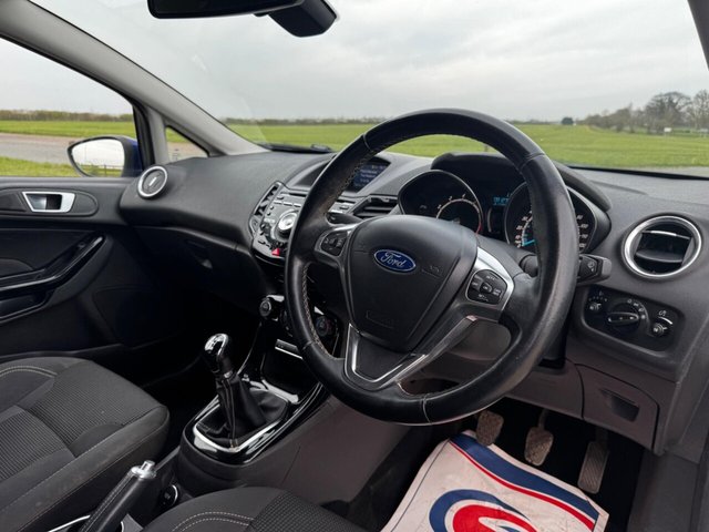 2015 FORD FIESTA - Photo 2