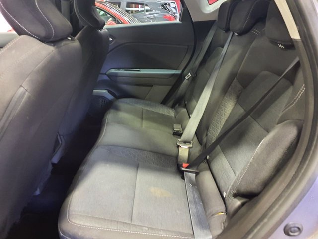 2022 RENAULT CAPTUR - Photo 5