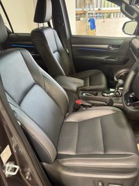 USED 2026 26 TOYOTA HI-LUX 2.8 D-4D-h Invincible X Pickup 4dr Diesel Hybrid Auto 4WD Euro 6 (204 ps) SAT NAV+360 CAMERA+HEATED SEATS
