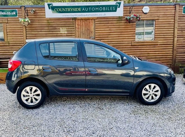 2015 DACIA SANDERO - Photo 8