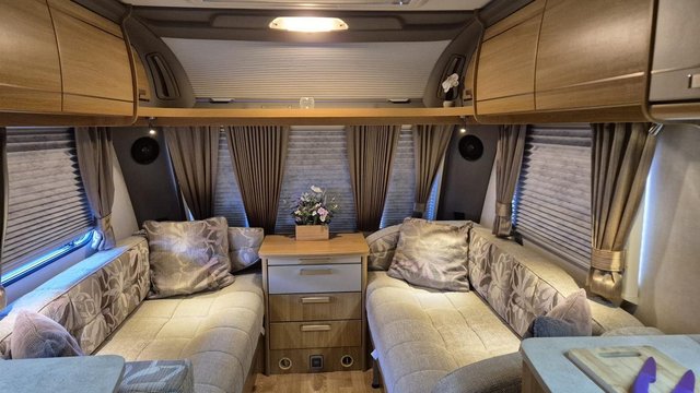View our COACHMAN VIP 460