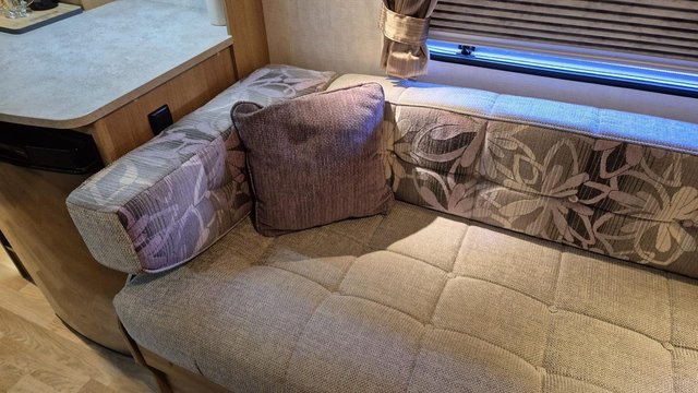 View our COACHMAN VIP 460