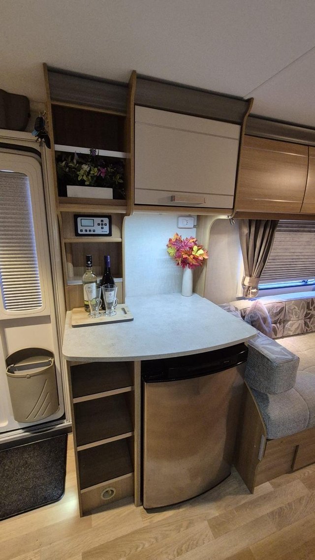 View our COACHMAN VIP 460