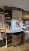 USED COACHMAN VIP 460 REAR WASHROOM - MOTOR MOVER