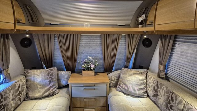 View our COACHMAN VIP 460