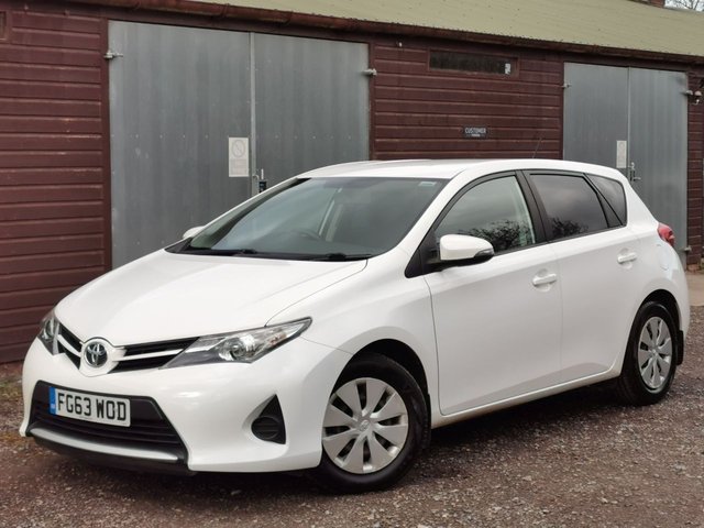 2013 63 Toyota Auris 1.33 Dual VVT-i Active Hatchback 5dr Petrol Manual Euro 5 (s/s) (101 ps)