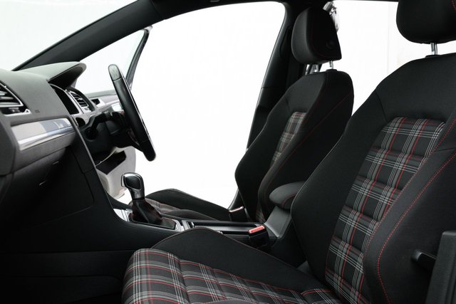 2019 VOLKSWAGEN GOLF - Photo 3